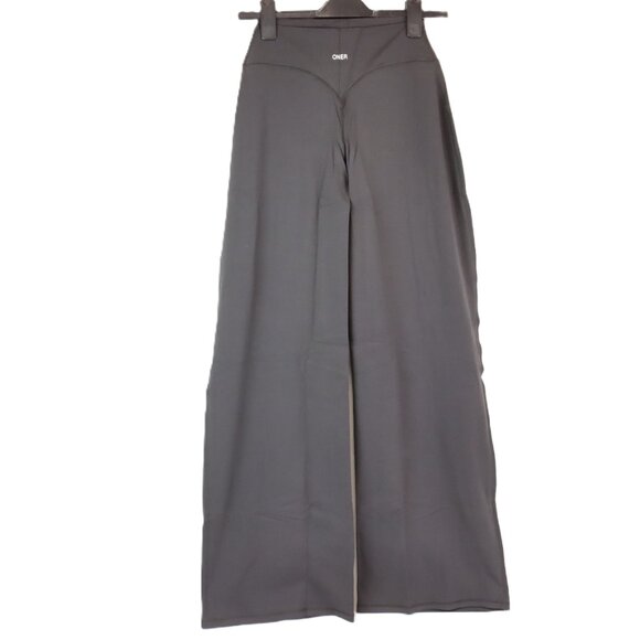 NWT Oner Active SoftMotion Straight Leg Bottoms in Soft Black Size Medium - Picture 5 of 8